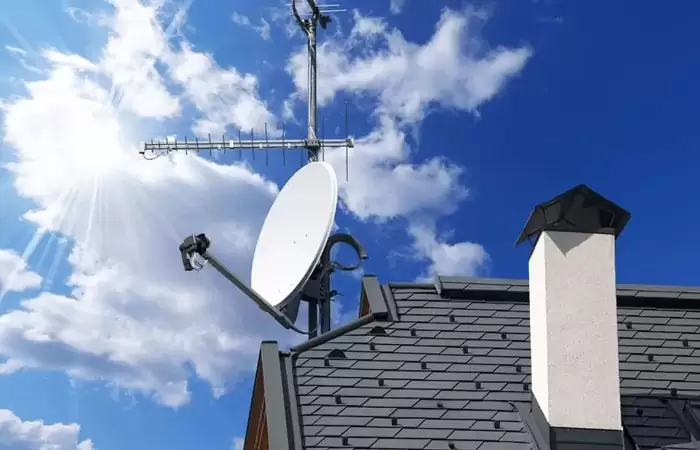 Oferta - Montaże anten i reklam - PAN KONAR - Prace na wysokości - Montaże anten i reklam